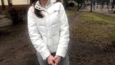 Un étranger pour l'argent sucé et baisé. Amateur russe. Avec parler.